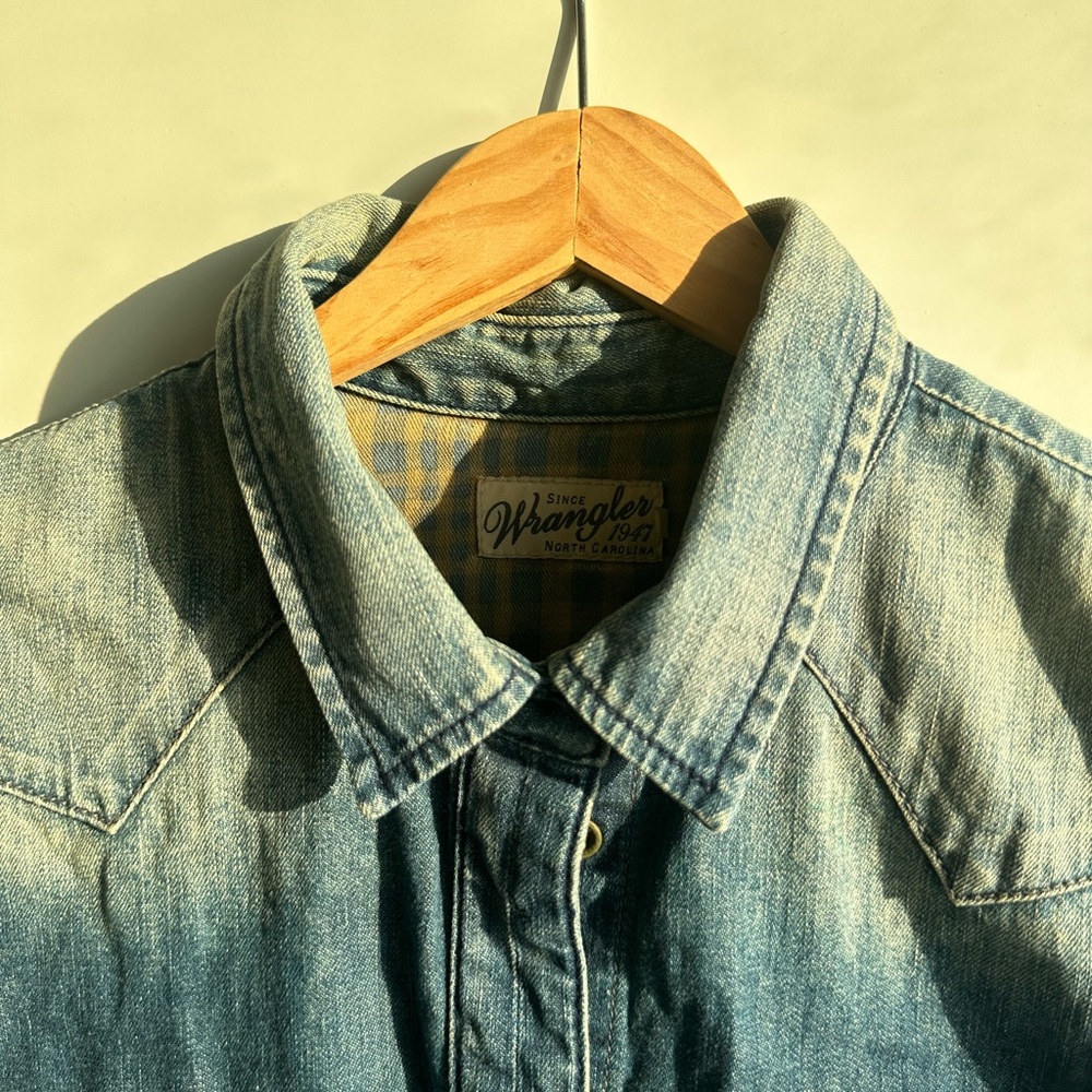 Wrangler Denim Shirt Size Small